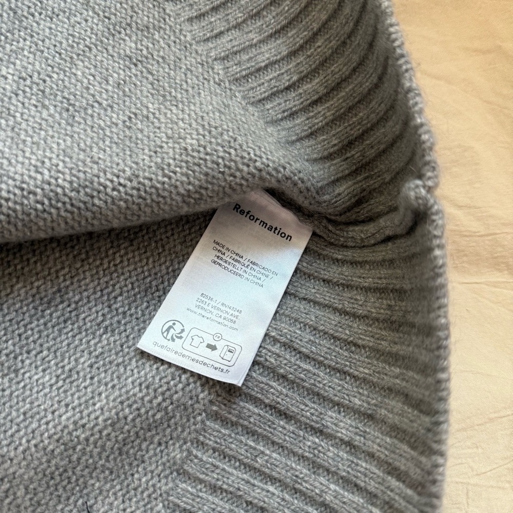 Reformation Cove Cashmere Oversized Crew in Husky - Picture 8 of 8